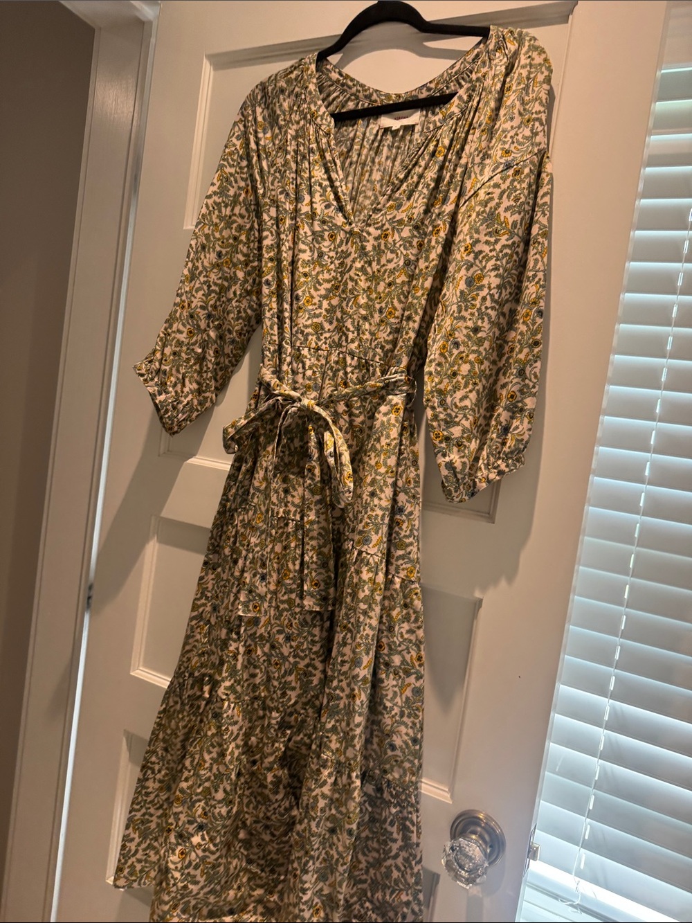 XiRENA Floral Midi Dress in Green and Cream